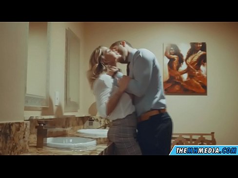 ❤️ ווען אַ באַסטי בלאָנדע סידוס איר אין אַ ציבור אָפּטריט ❤ סלוץ אין פּאָרן yi.xlxxporno.ru ️❤